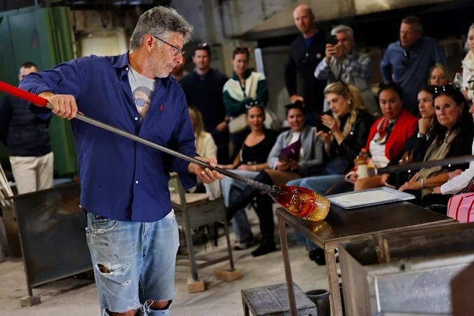 Murano glass master craftsman