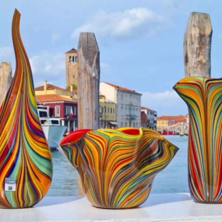 Murano glass vases: symbols of beauty and craftsmanship  
